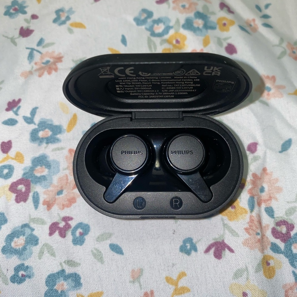 Philips Black Wireless Earbuds